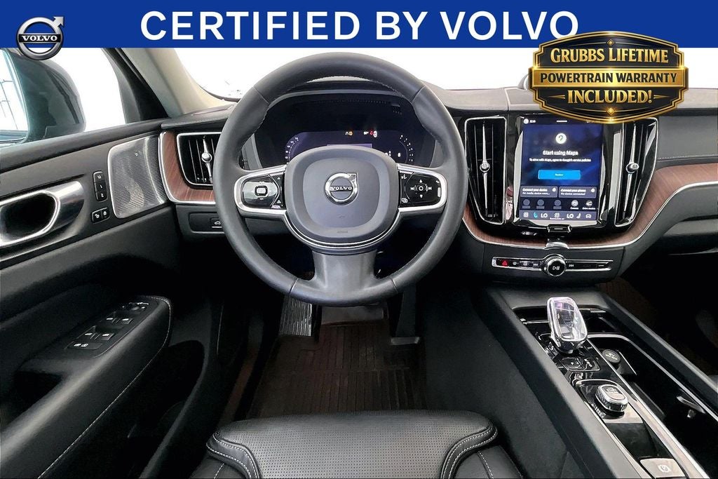 2023 Volvo XC60 B5 Ultimate Dark Theme