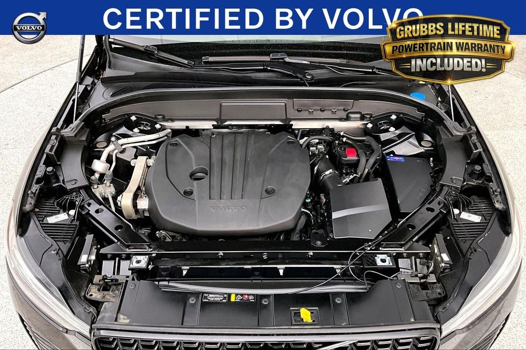 2023 Volvo XC60 B5 Ultimate Dark Theme