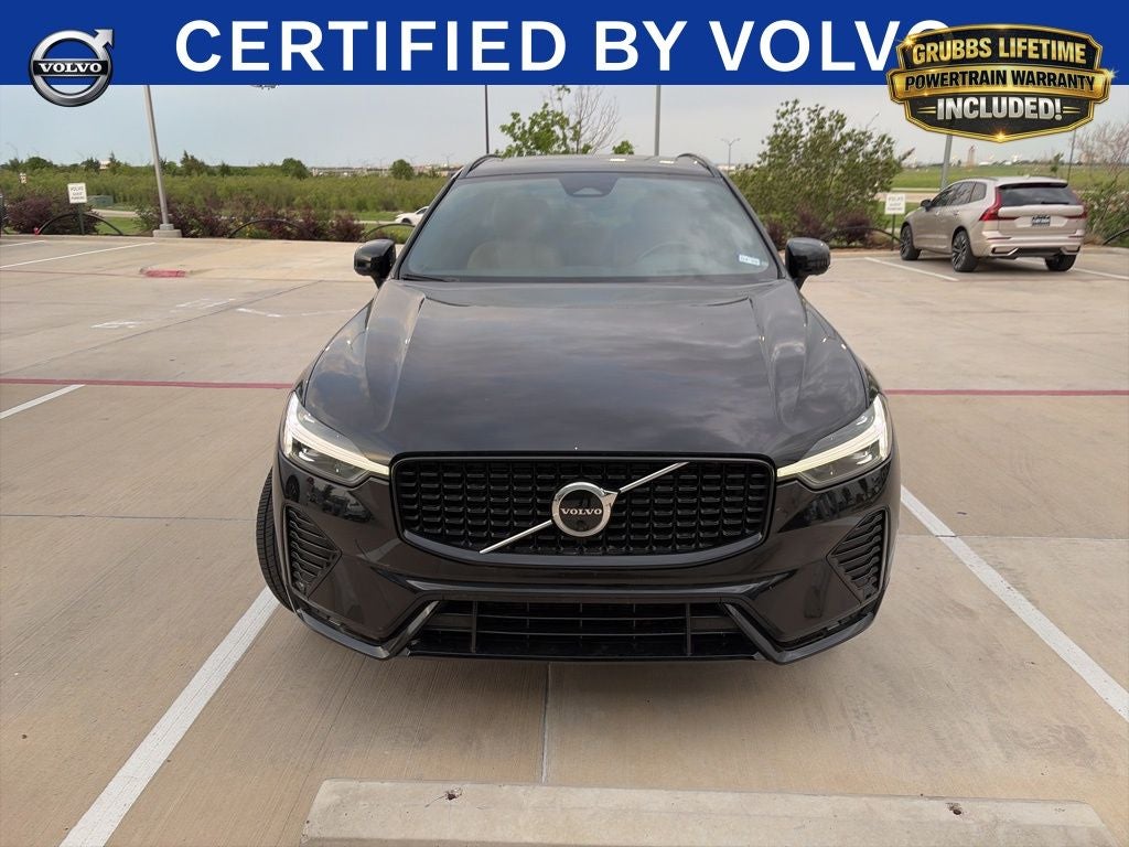 2023 Volvo XC60 B5 Ultimate Dark Theme