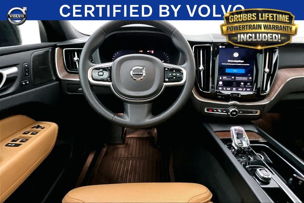 2023 Volvo XC60 B5 Ultimate Dark Theme
