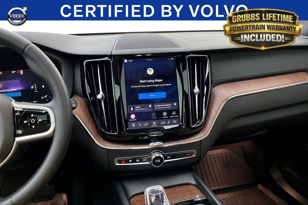 2023 Volvo XC60 B5 Ultimate Dark Theme