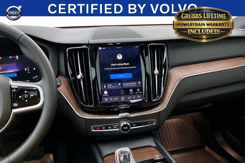 2023 Volvo XC60 B5 Ultimate Dark Theme