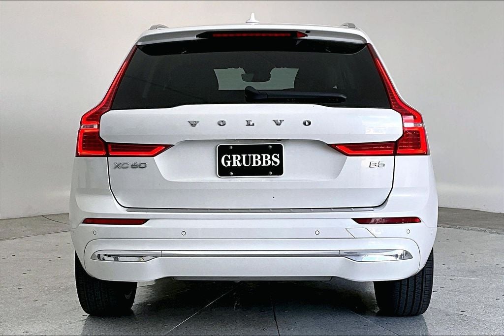 2023 Volvo XC60 B5 Plus Bright Theme