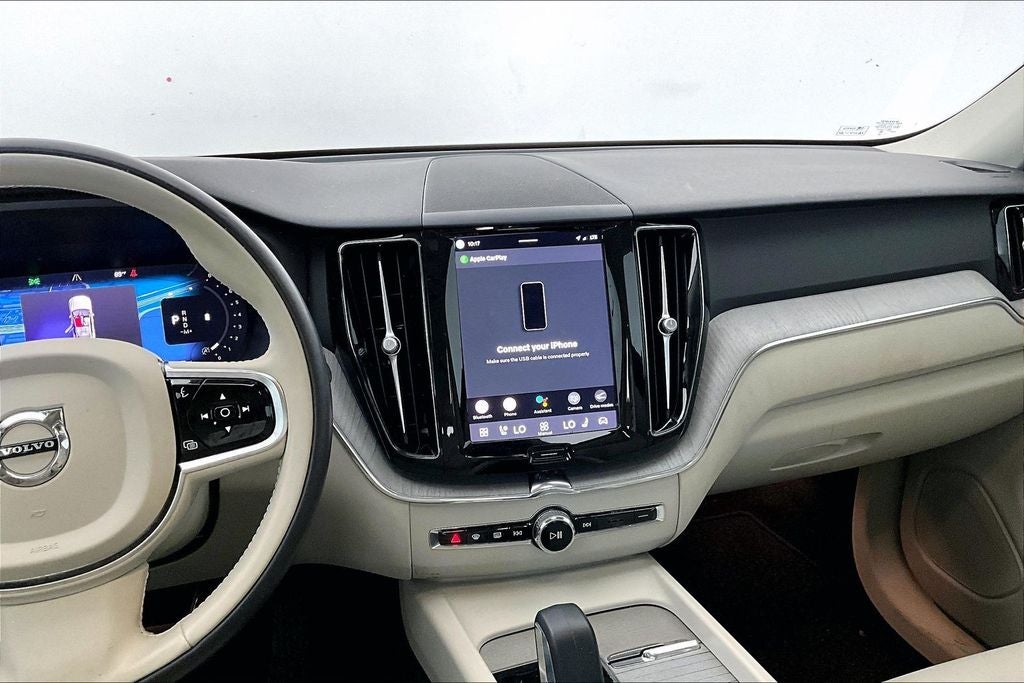 2023 Volvo XC60 B5 Plus Bright Theme