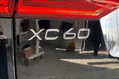 2023 Volvo XC60 B5 Plus Bright Theme