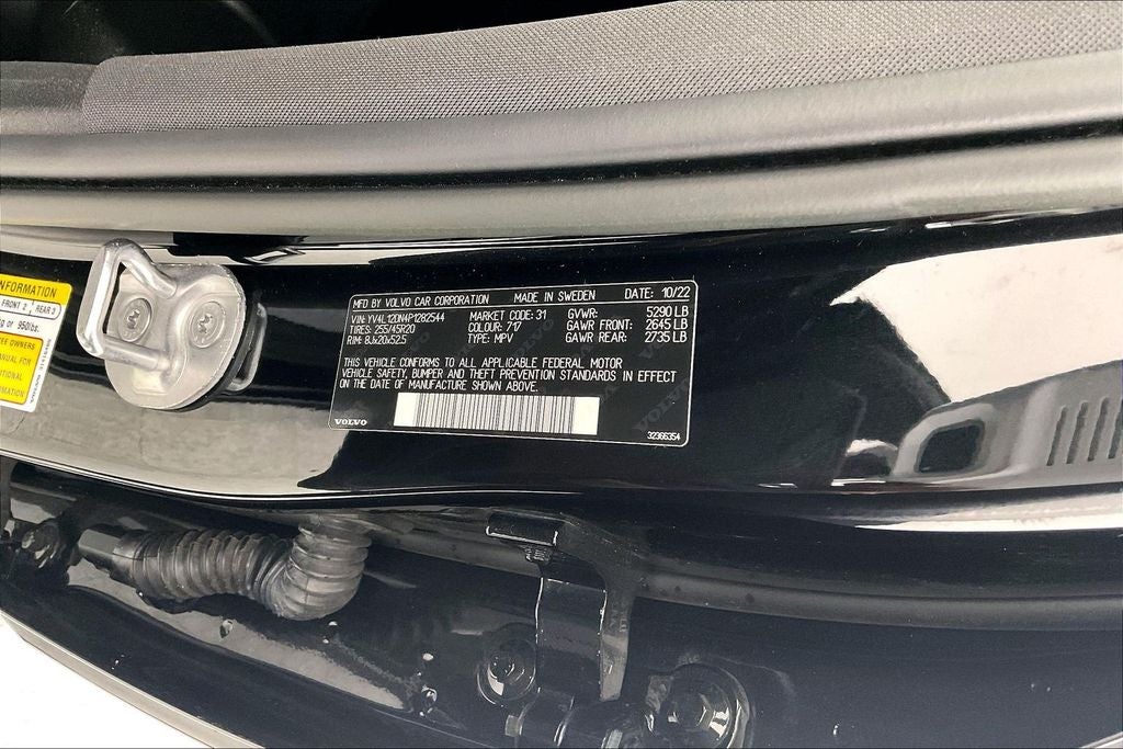 2023 Volvo XC60 B5 Plus Bright Theme