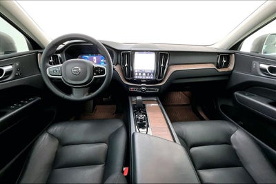 2023 Volvo XC60 B5 Plus Bright Theme