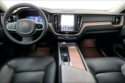 2023 Volvo XC60 B5 Plus Bright Theme
