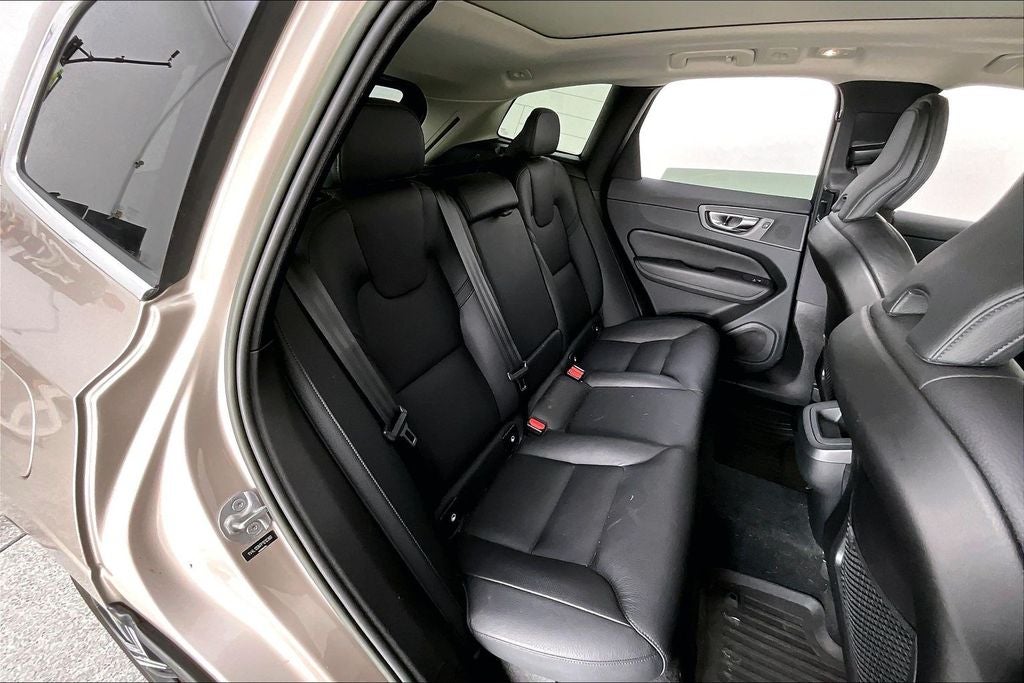2023 Volvo XC60 B5 Plus Bright Theme