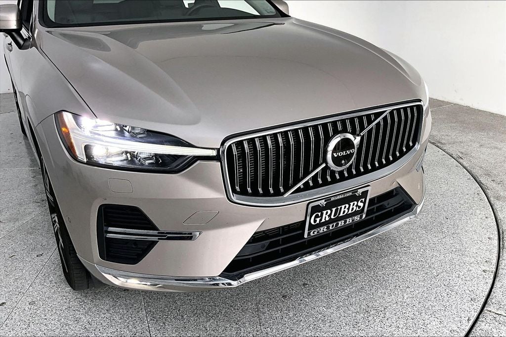 2023 Volvo XC60 B5 Plus Bright Theme