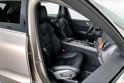 2023 Volvo XC60 B5 Plus Bright Theme