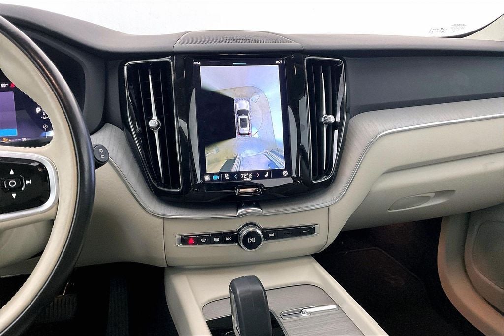 2023 Volvo XC60 B5 Plus Dark Theme