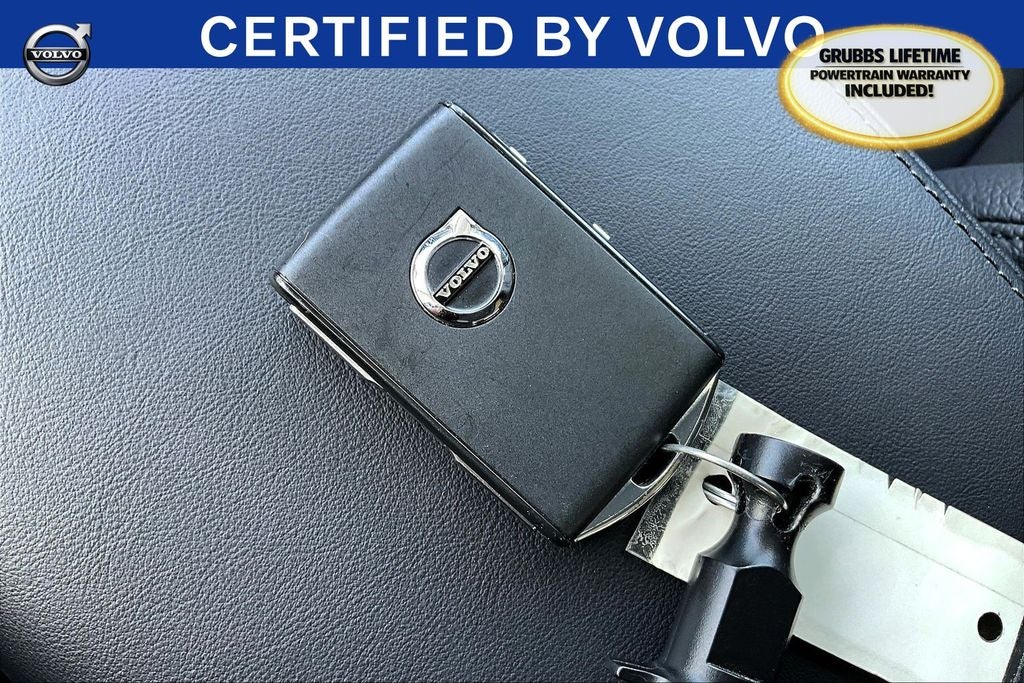 2023 Volvo XC60 B5 Plus Dark Theme