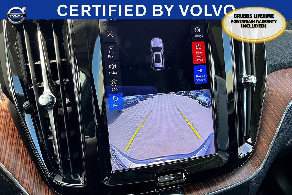 2023 Volvo XC60 B5 Plus Dark Theme