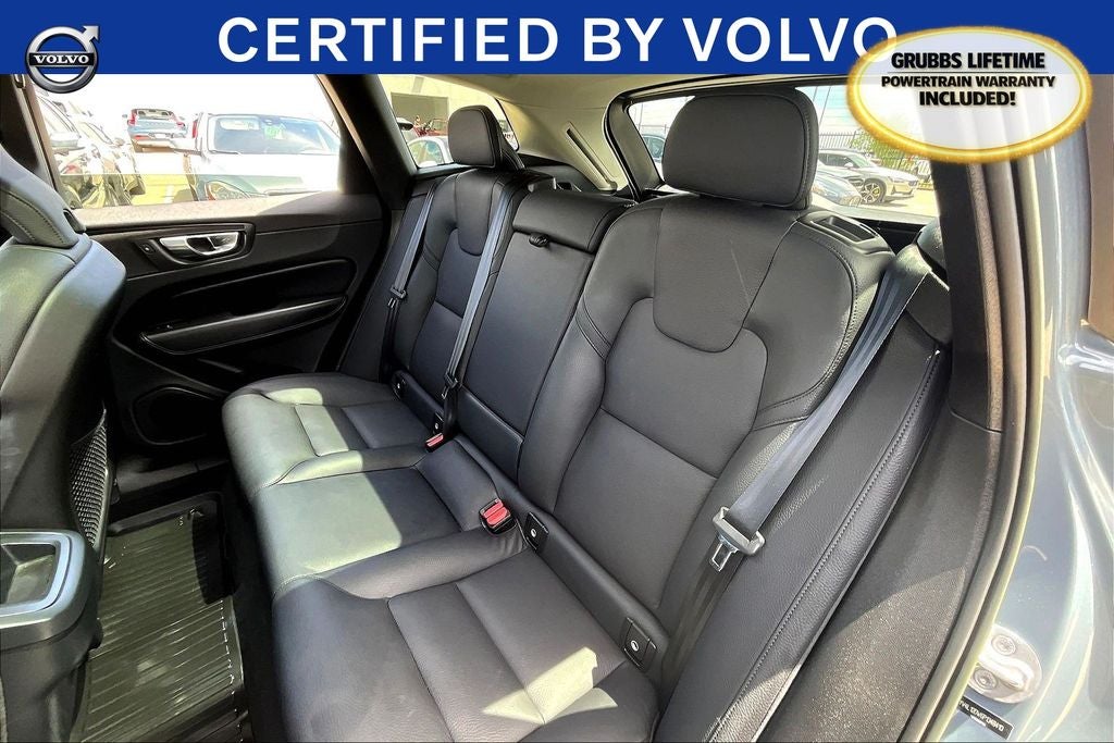 2023 Volvo XC60 B5 Plus Dark Theme