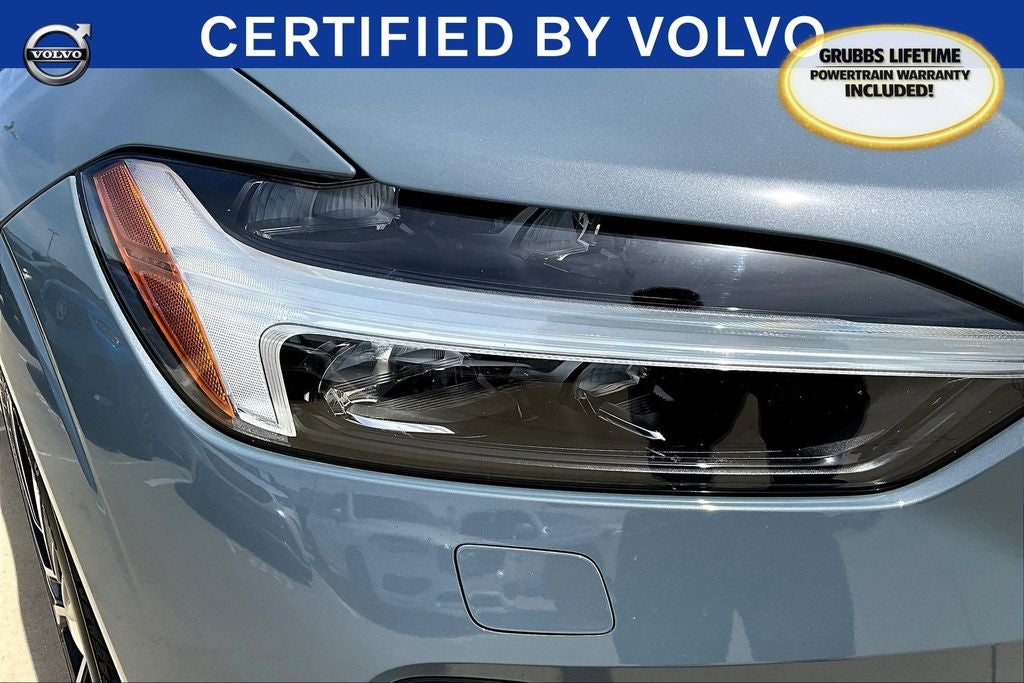 2023 Volvo XC60 B5 Plus Dark Theme