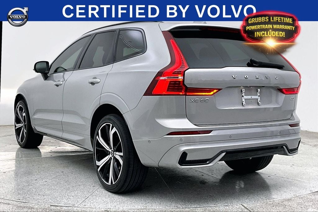 2023 Volvo XC60 B5 Ultimate Dark Theme