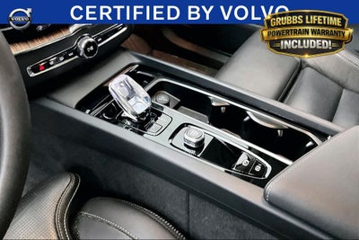 2023 Volvo XC60 B5 Ultimate Dark Theme