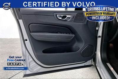 2023 Volvo XC60 B5 Ultimate Dark Theme