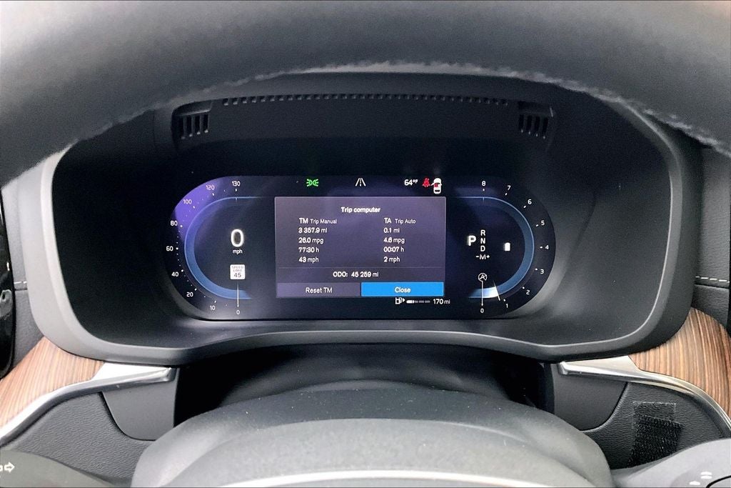2023 Volvo XC60 B5 Ultimate Dark Theme