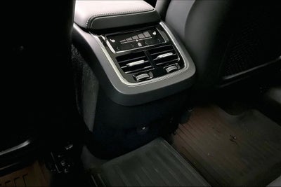 2023 Volvo XC60 B5 Ultimate Dark Theme