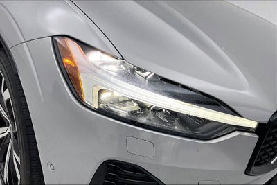 2023 Volvo XC60 B5 Ultimate Dark Theme