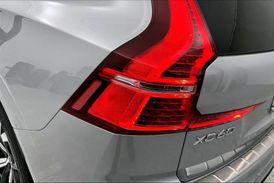 2023 Volvo XC60 B5 Ultimate Dark Theme