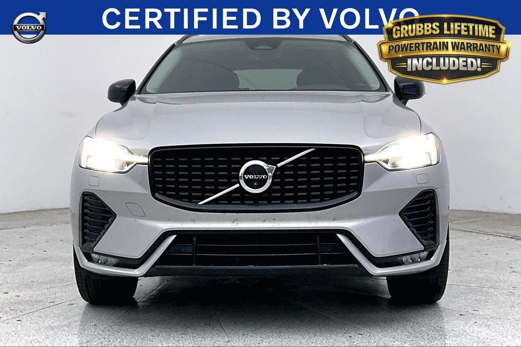2023 Volvo XC60 B5 Ultimate Dark Theme