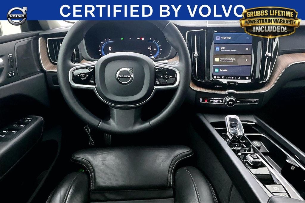 2023 Volvo XC60 B5 Ultimate Dark Theme
