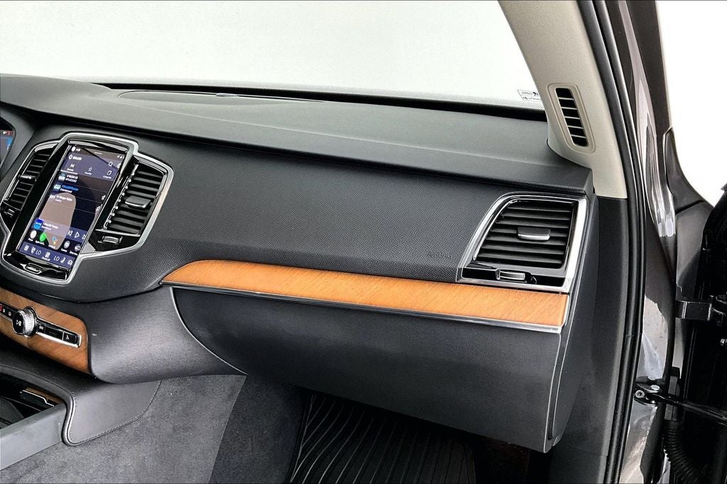 2024 Volvo XC90 B5 Plus