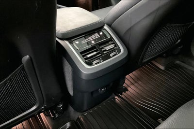 2024 Volvo XC90 B5 Plus