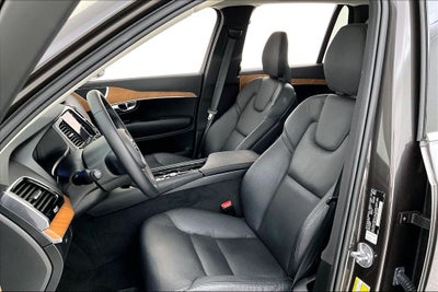 2024 Volvo XC90 B5 Plus