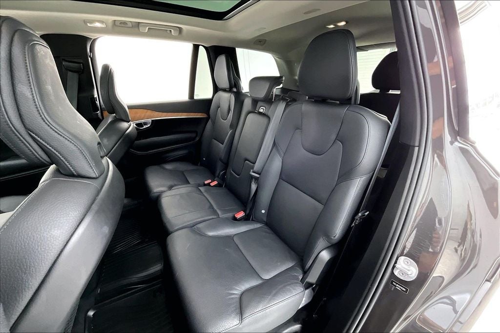 2024 Volvo XC90 B5 Plus