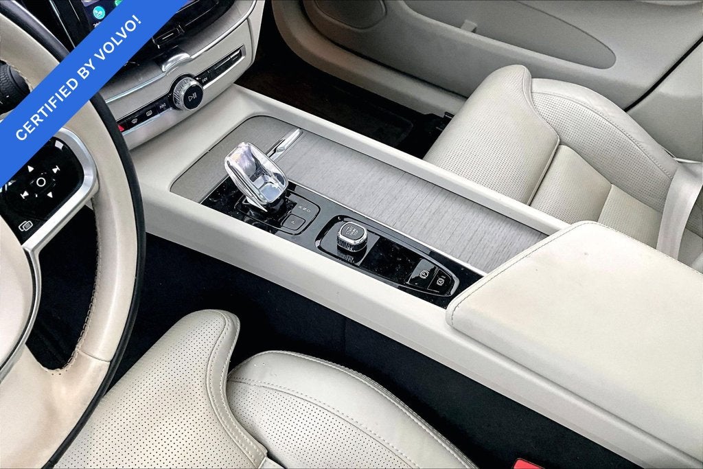 2023 Volvo XC60 B5 Ultimate Bright Theme