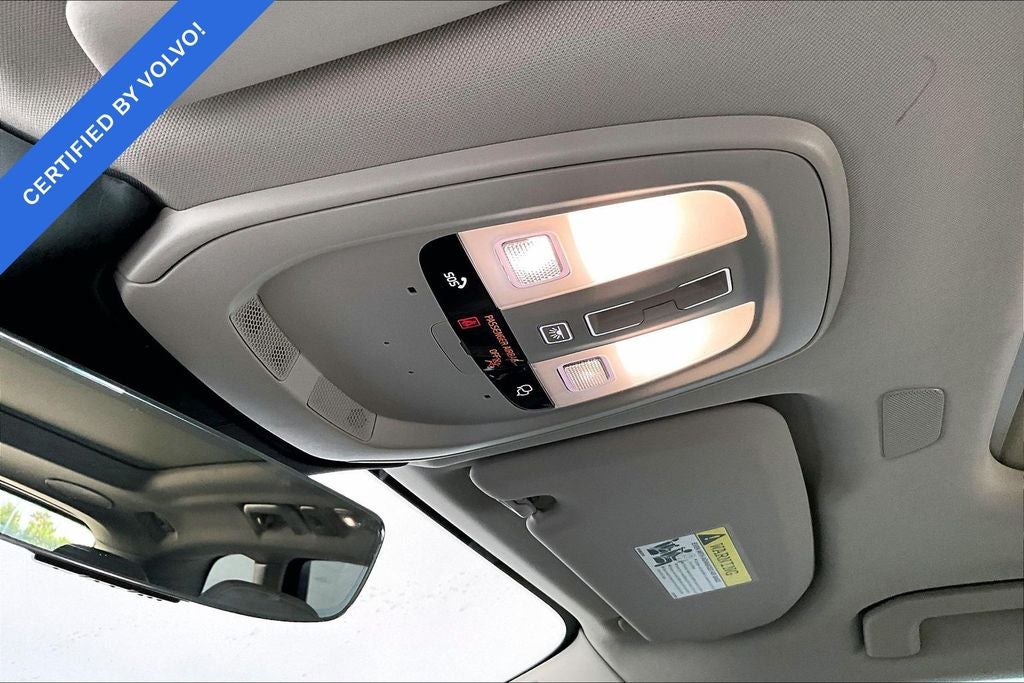 2023 Volvo XC60 B5 Ultimate Bright Theme