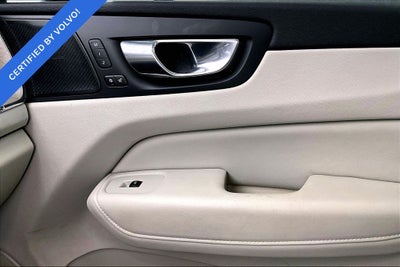 2023 Volvo XC60 B5 Ultimate Bright Theme