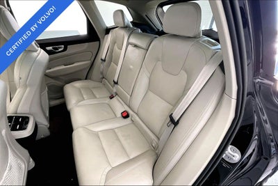2023 Volvo XC60 B5 Ultimate Bright Theme
