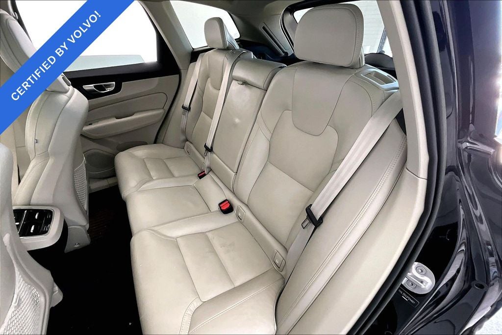 2023 Volvo XC60 B5 Ultimate Bright Theme