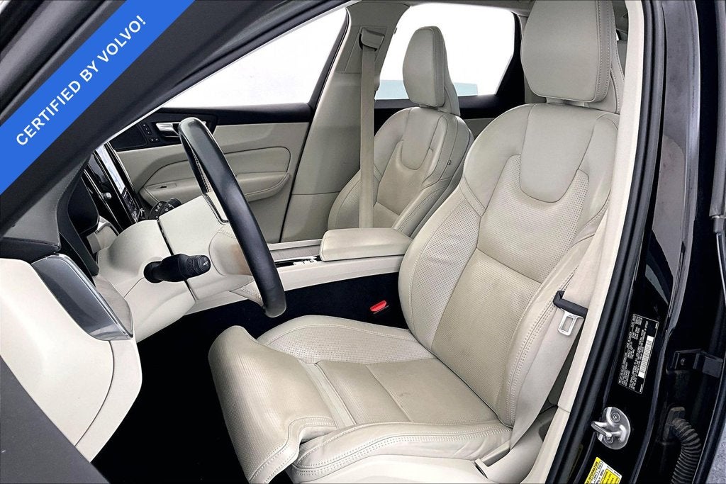 2023 Volvo XC60 B5 Ultimate Bright Theme
