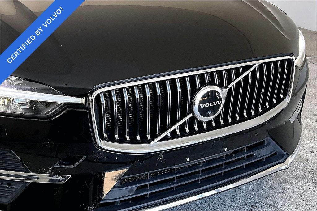 2023 Volvo XC60 B5 Ultimate Bright Theme
