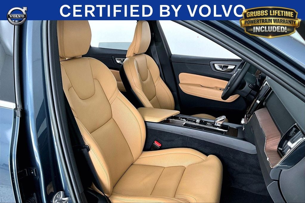 2023 Volvo XC60 B5 Ultimate Bright Theme