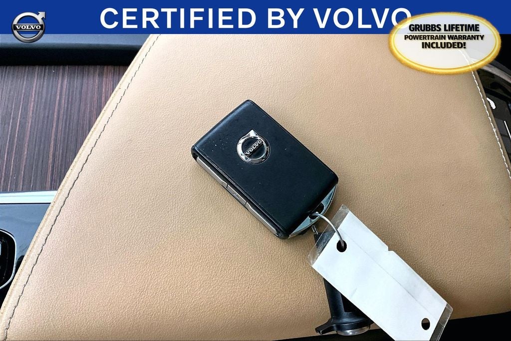 2023 Volvo XC60 B5 Ultimate Bright Theme