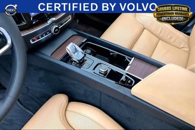 2023 Volvo XC60 B5 Ultimate Bright Theme