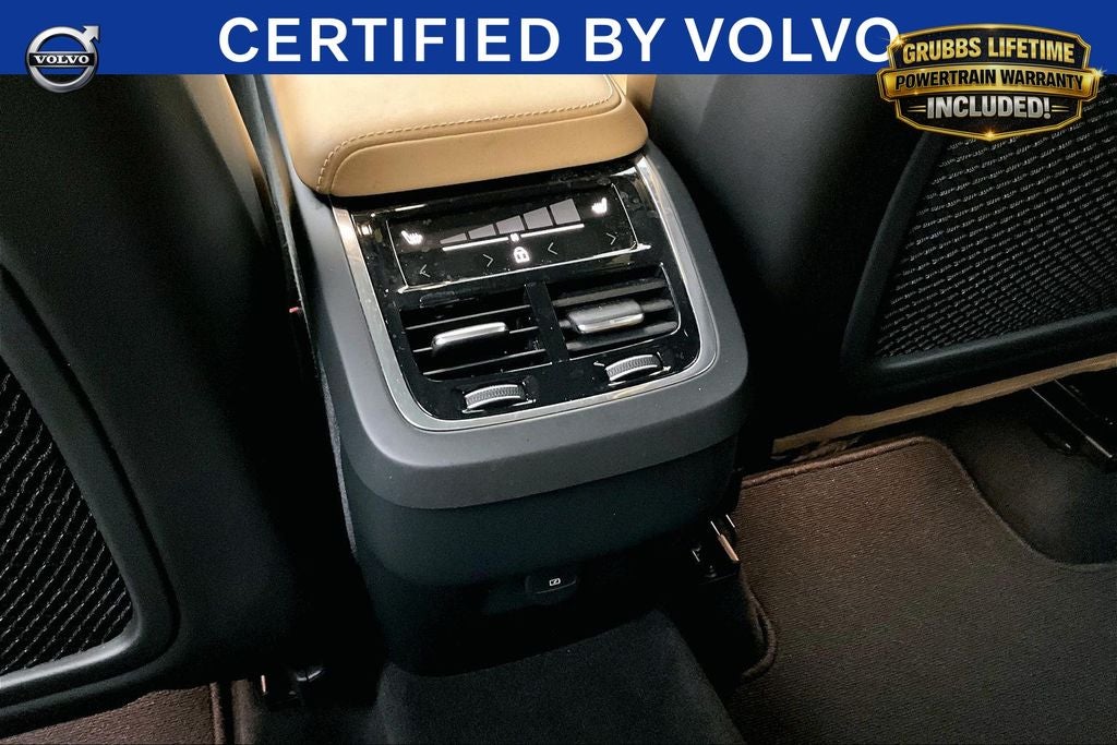 2023 Volvo XC60 B5 Ultimate Bright Theme