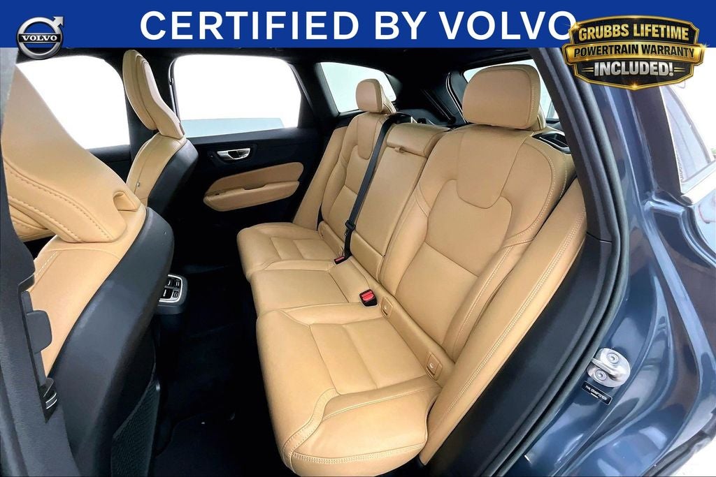 2023 Volvo XC60 B5 Ultimate Bright Theme