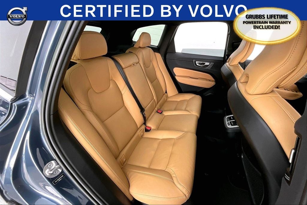 2023 Volvo XC60 B5 Ultimate Bright Theme