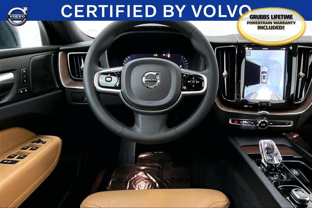2023 Volvo XC60 B5 Ultimate Bright Theme