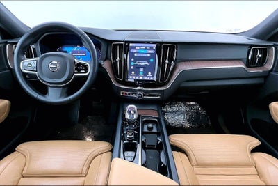 2023 Volvo XC60 B5 Ultimate Bright Theme