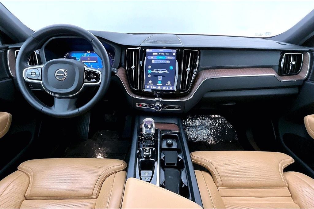 2023 Volvo XC60 B5 Ultimate Bright Theme
