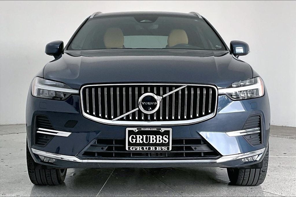 2023 Volvo XC60 B5 Ultimate Bright Theme
